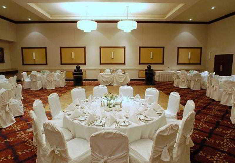 Courtyard By Marriott Montreal Airport Hotel Dorval Restaurant photo