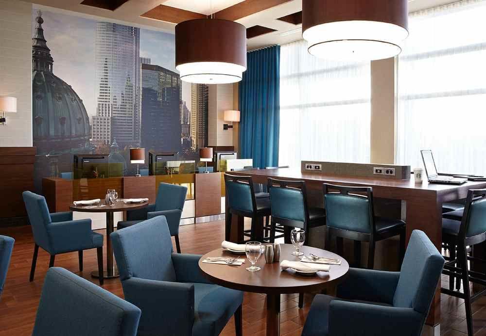 Courtyard By Marriott Montreal Airport Hotel Dorval Exterior photo
